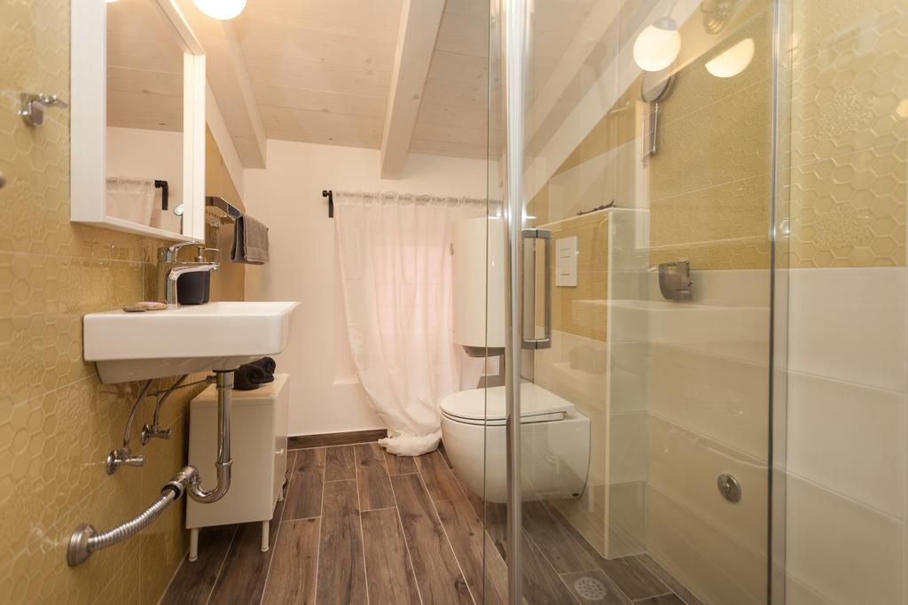 Apartments And Rooms Hey โรวีน ภายนอก รูปภาพ
